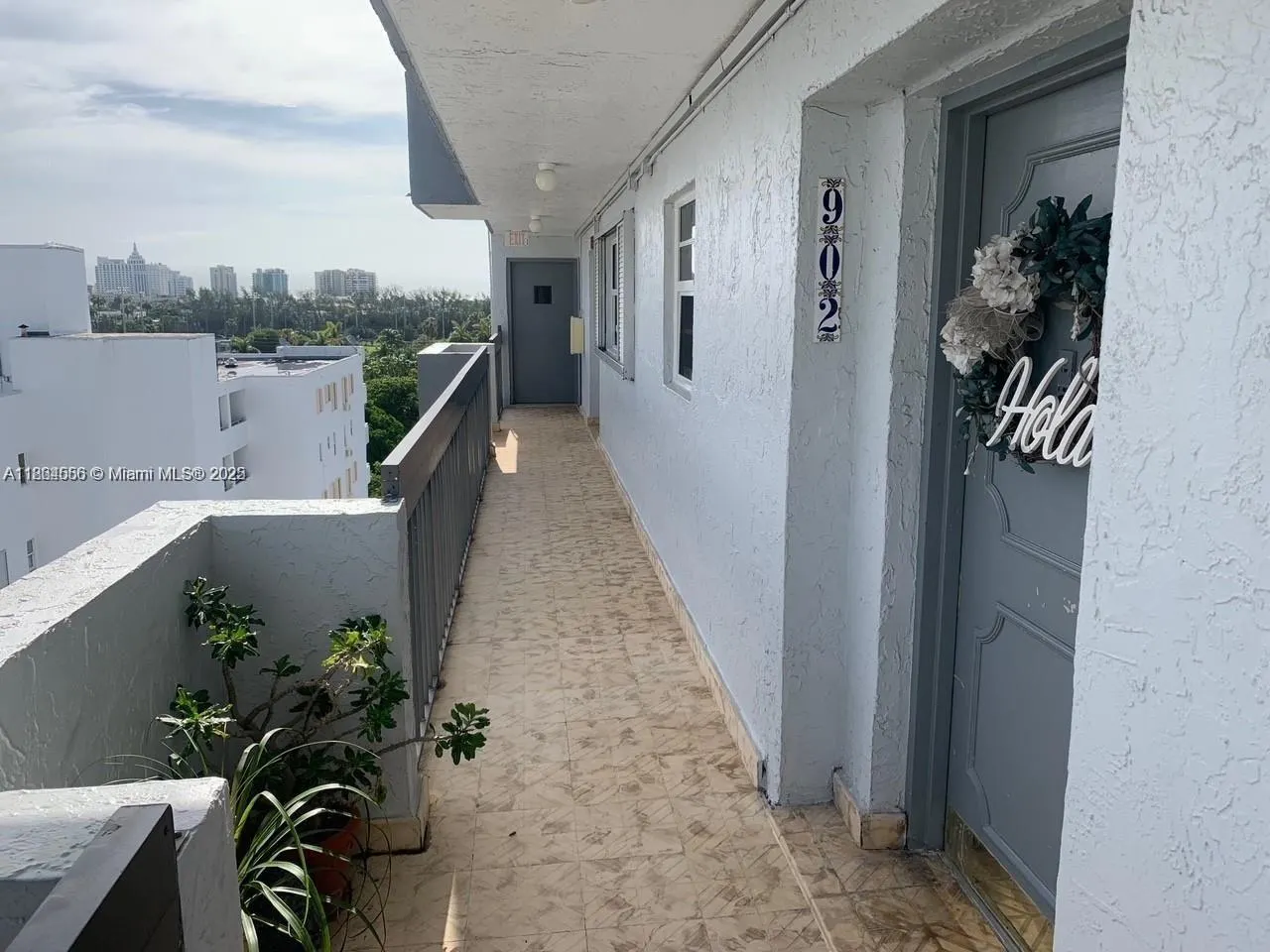 1345 West Ave, #902
