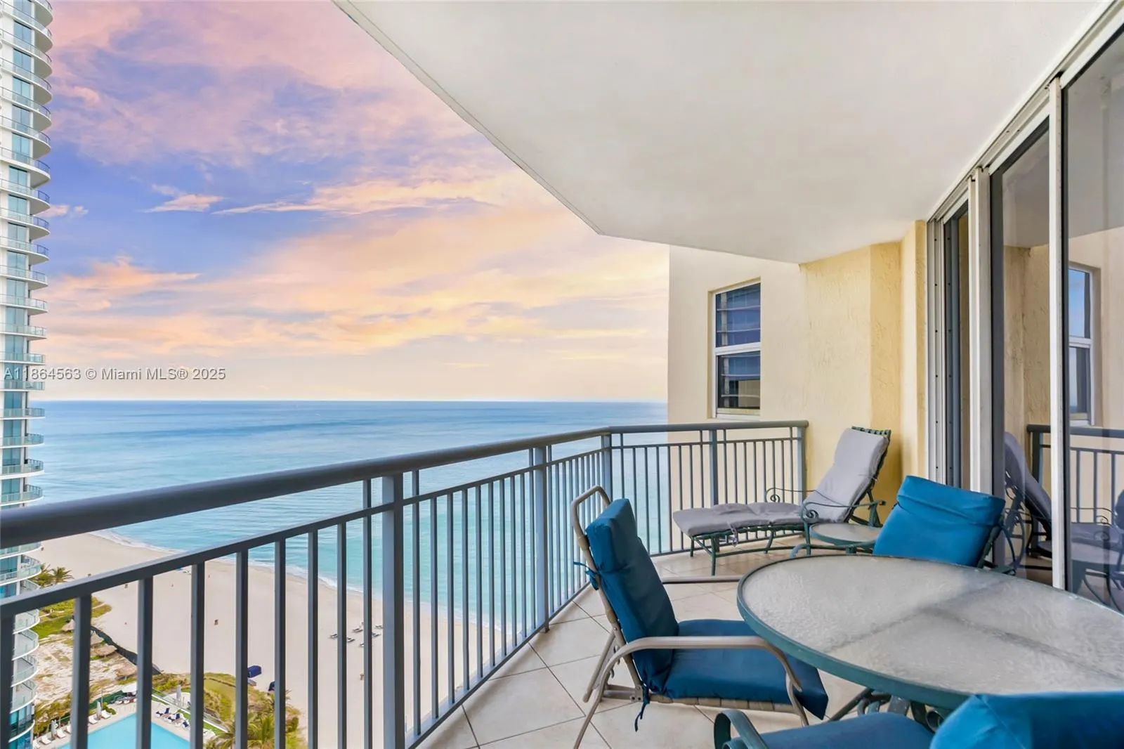 17375 Collins Ave, #2207