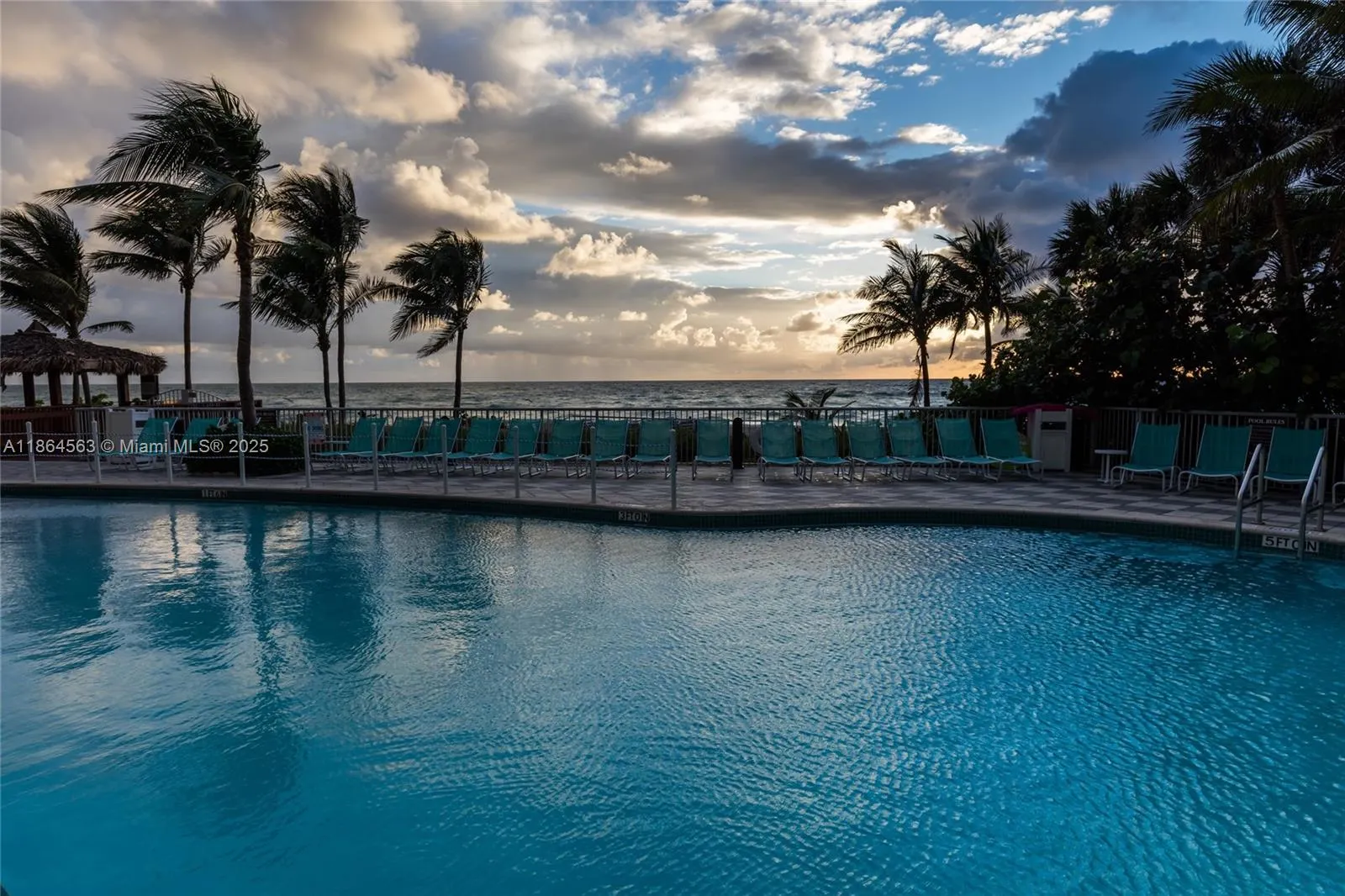 17375 Collins Ave, #2207