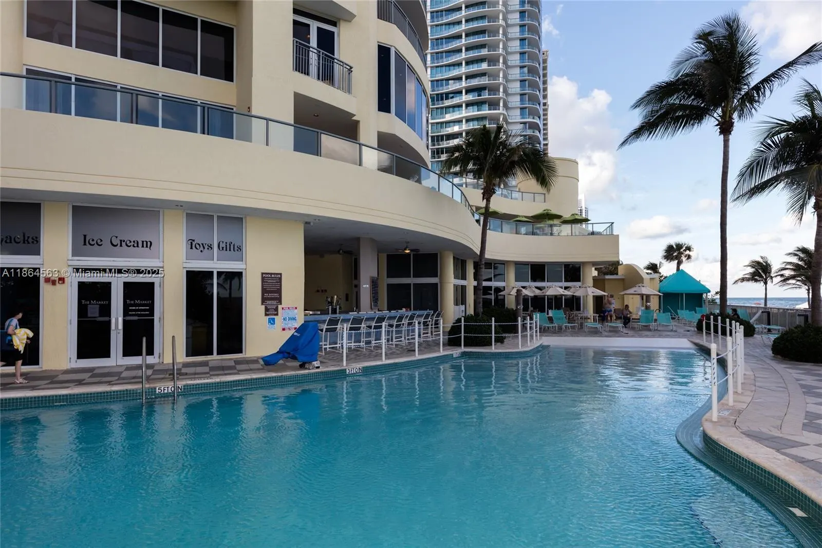 17375 Collins Ave, #2207