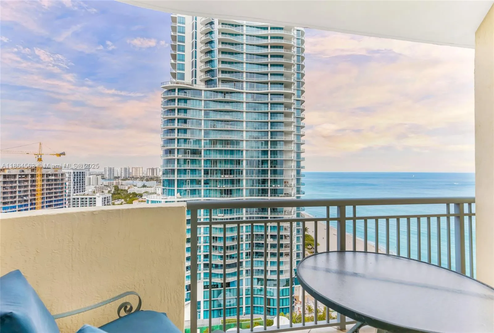17375 Collins Ave, #2207