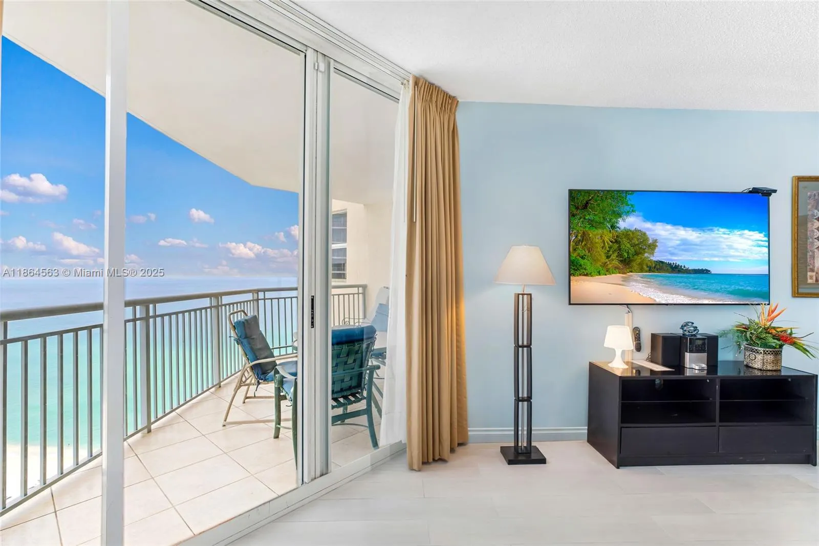 17375 Collins Ave, #2207