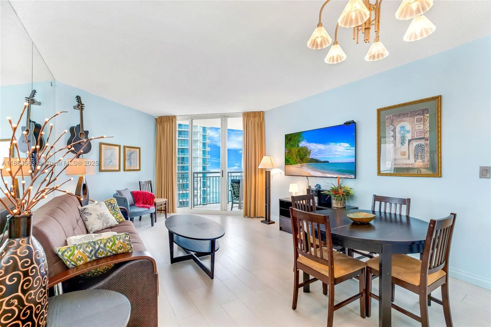 17375 Collins Ave, #2207