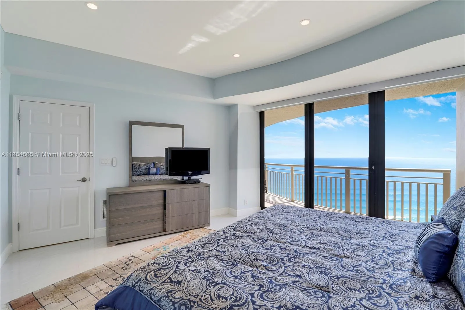3000 N Ocean Dr, #PH-D