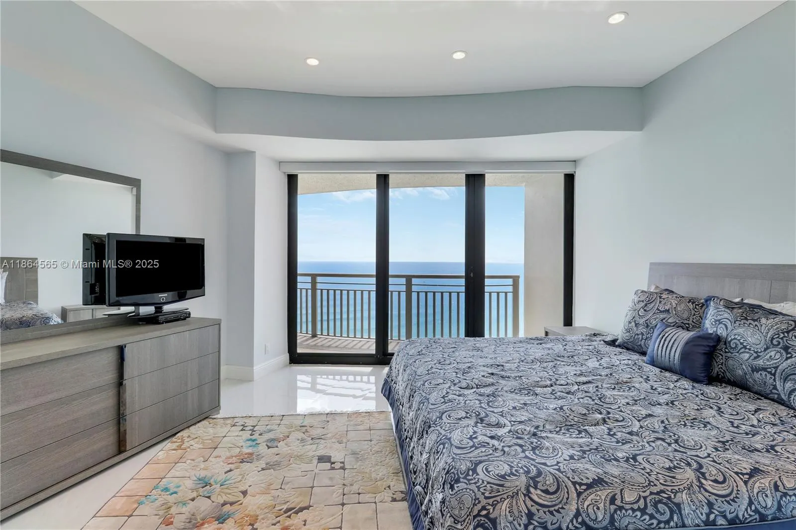 3000 N Ocean Dr, #PH-D