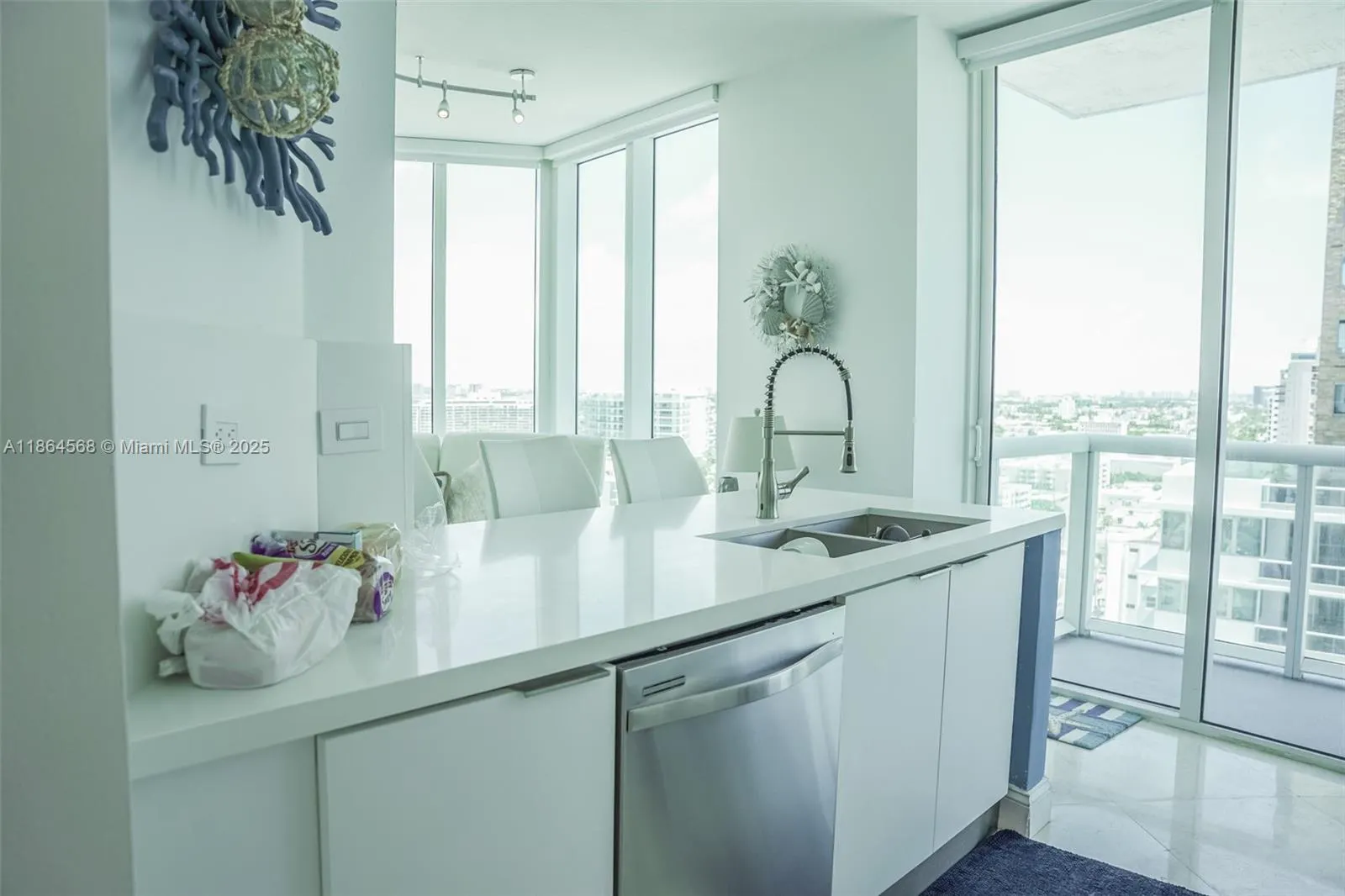 6515 Collins Ave, #1709