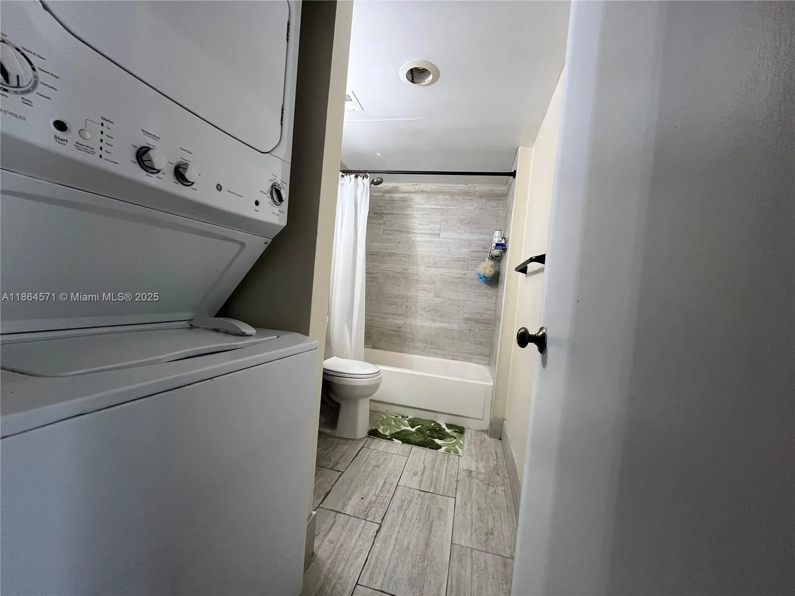 4164 Inverrary Dr, #215