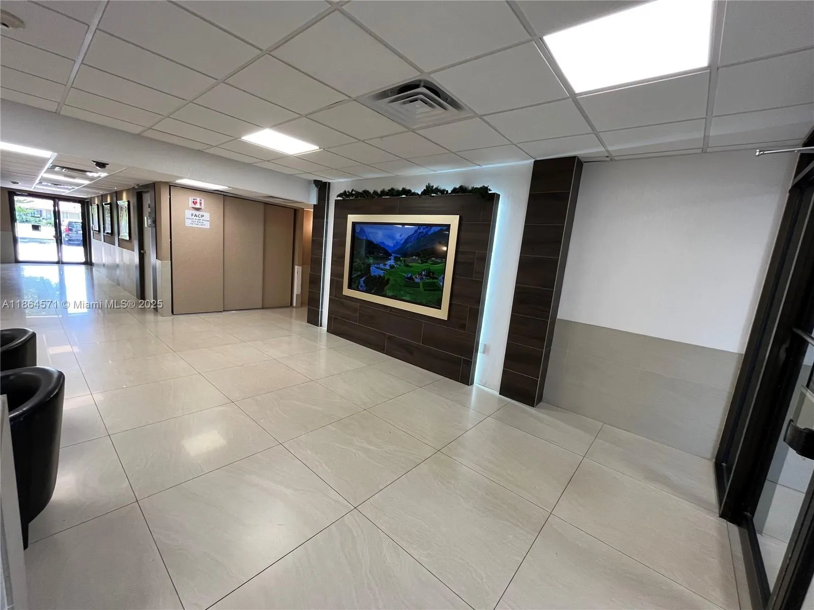 4164 Inverrary Dr, #215