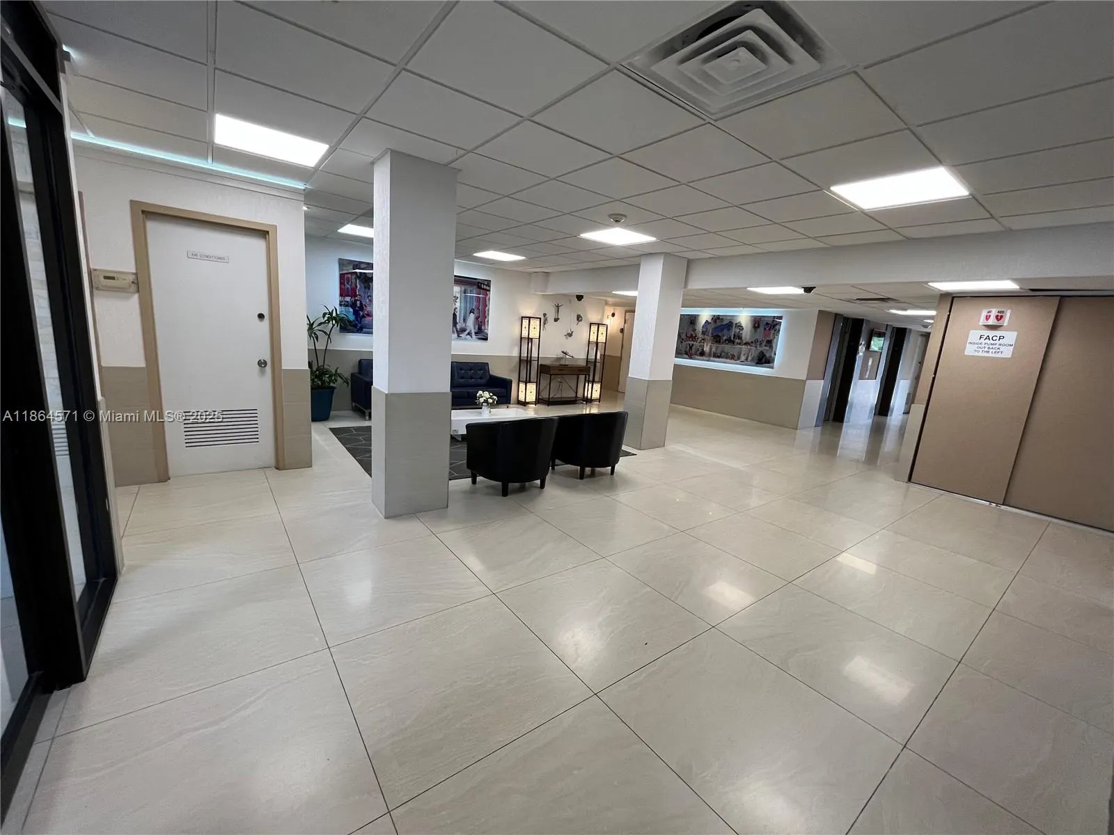 4164 Inverrary Dr, #215