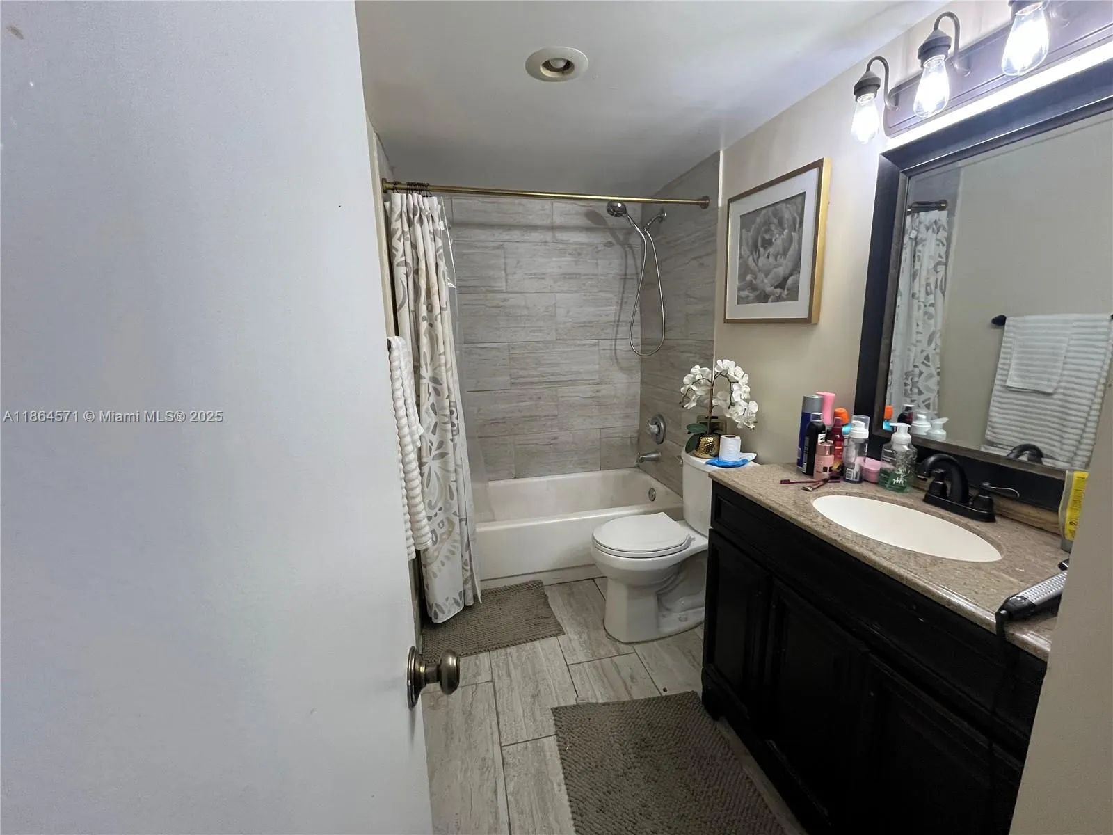 4164 Inverrary Dr, #215
