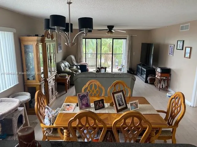 286 Racquet Club Rd, #201