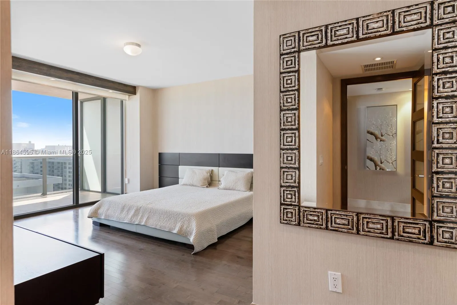 5875 Collins Ave, #1902