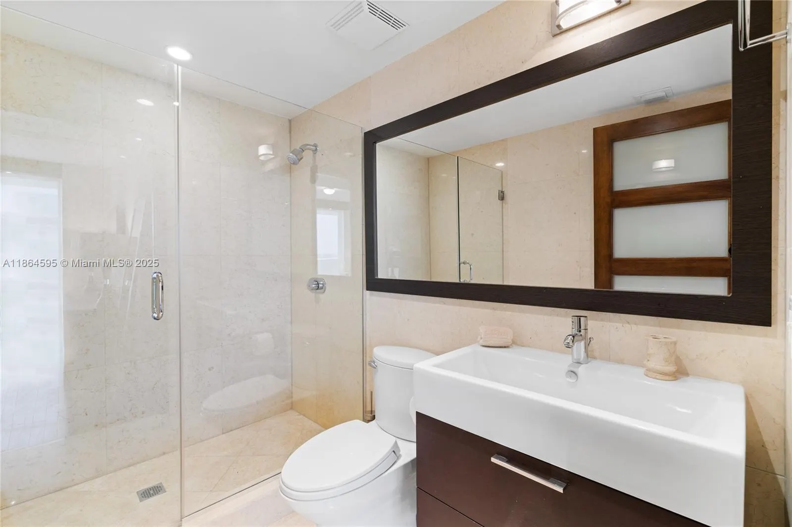 5875 Collins Ave, #1902