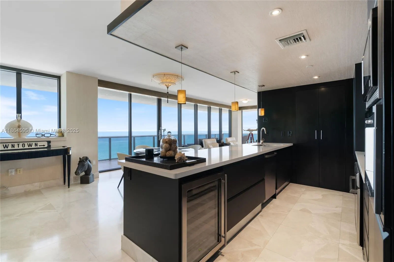 5875 Collins Ave, #1902