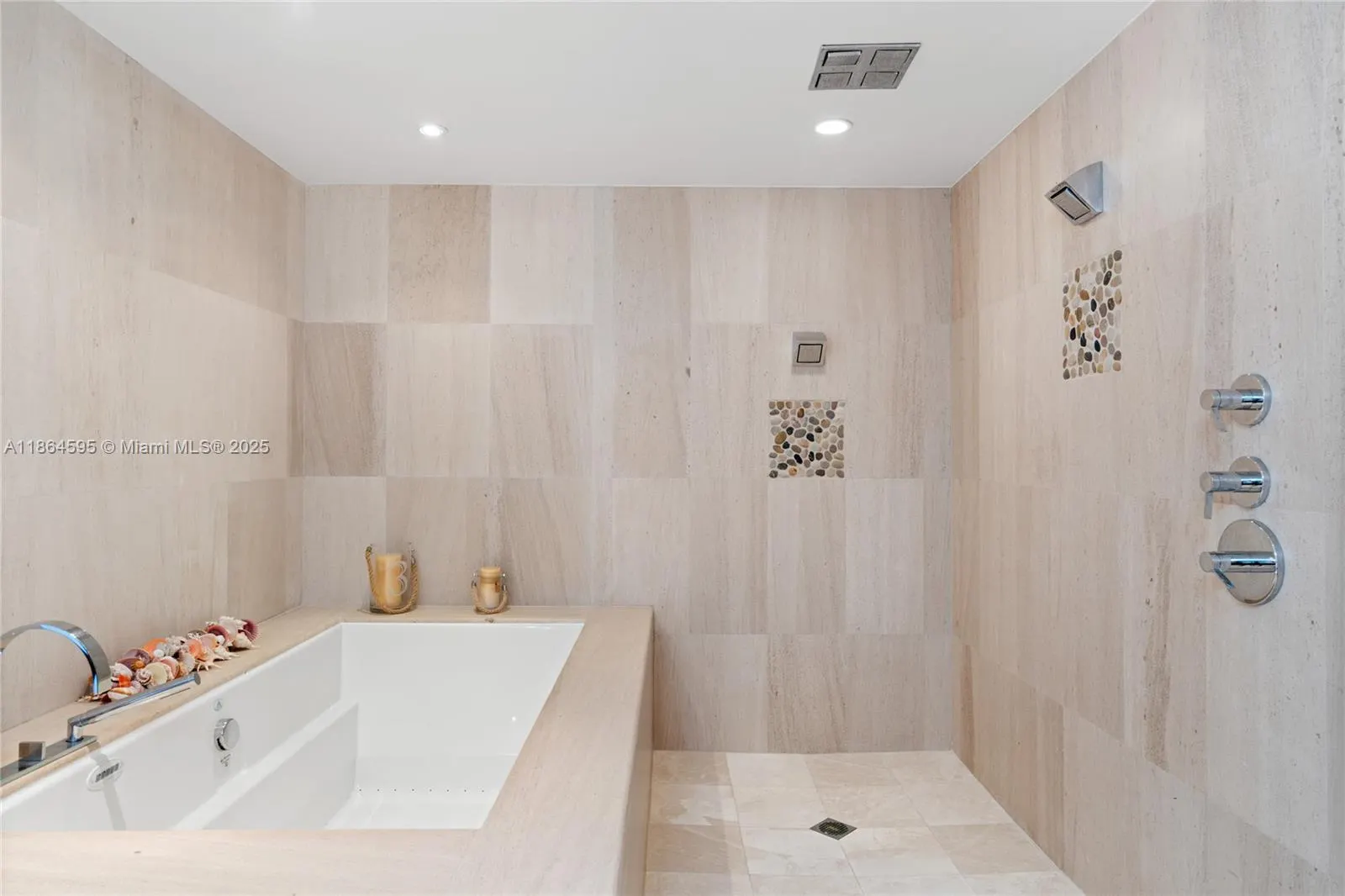 5875 Collins Ave, #1902