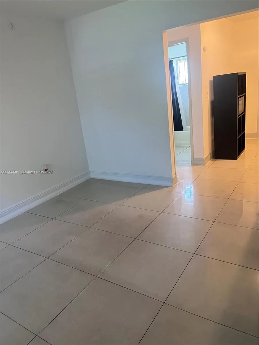 250 NE 76 st, #3