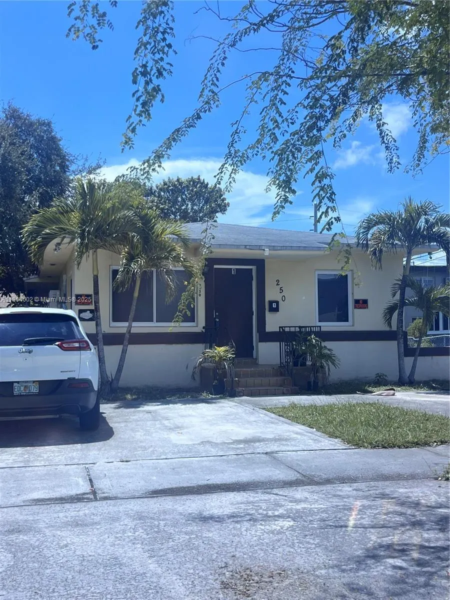250 NE 76 st, #3