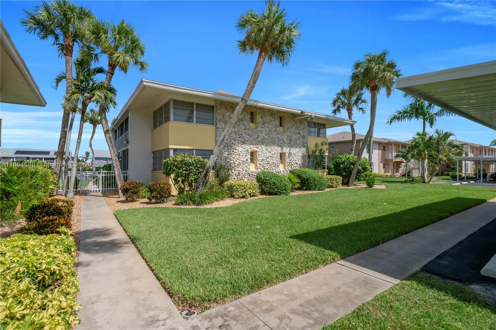 4613 SE 5TH AVE, #B210