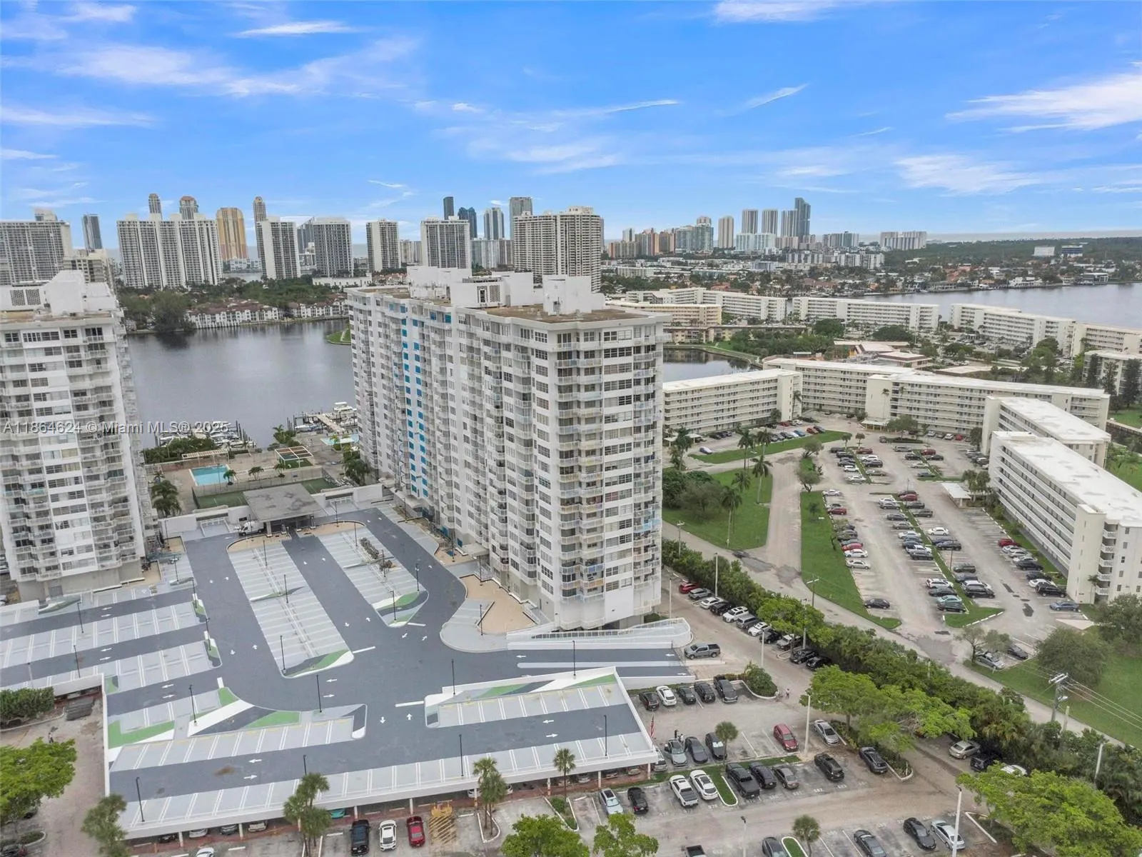18011 Biscayne Blvd, #PH04