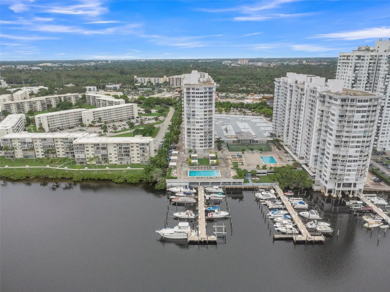 18011 Biscayne Blvd, #PH04