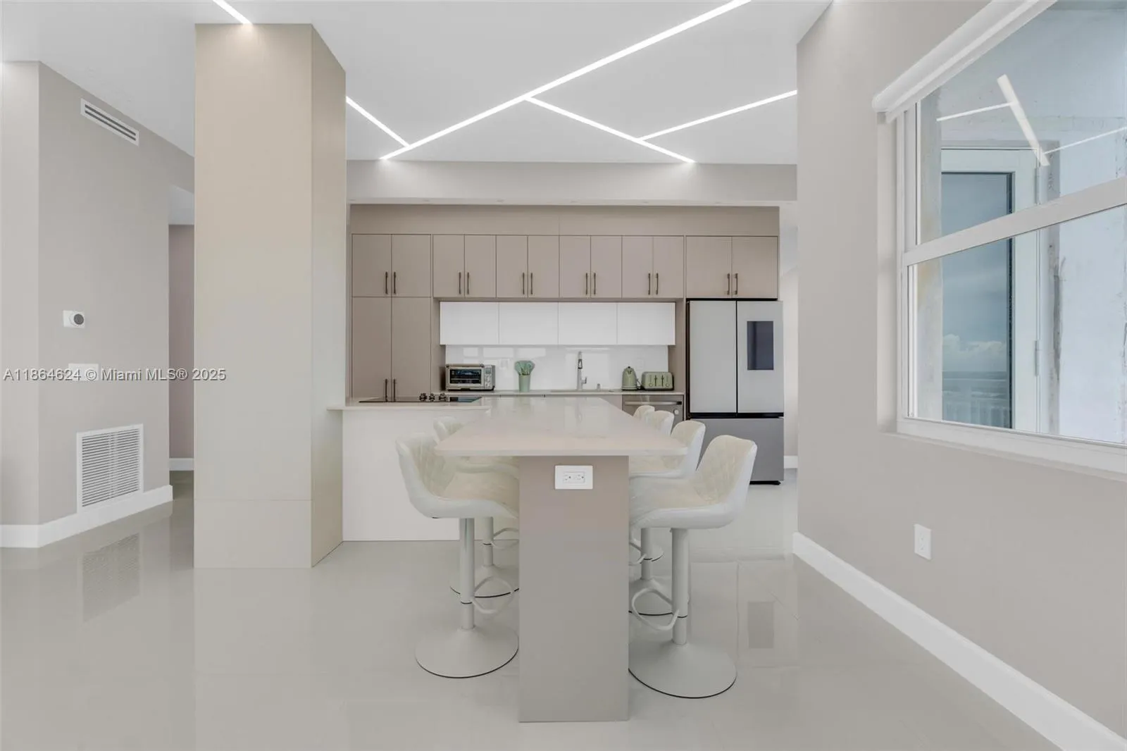 18011 Biscayne Blvd, #PH04