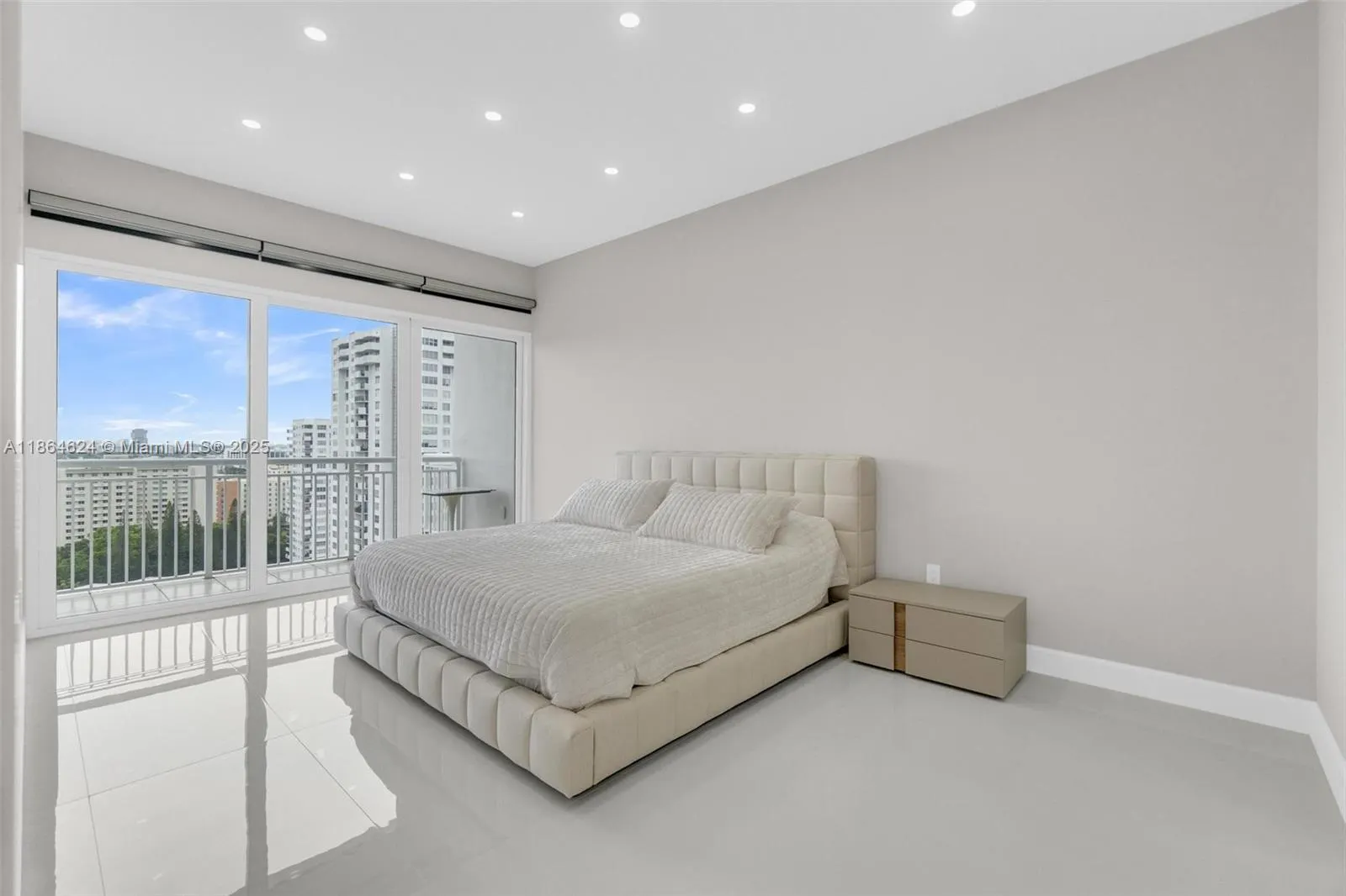 18011 Biscayne Blvd, #PH04