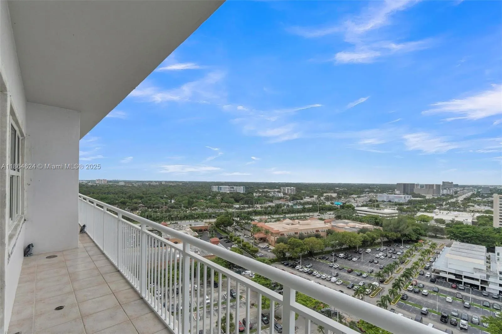 18011 Biscayne Blvd, #PH04