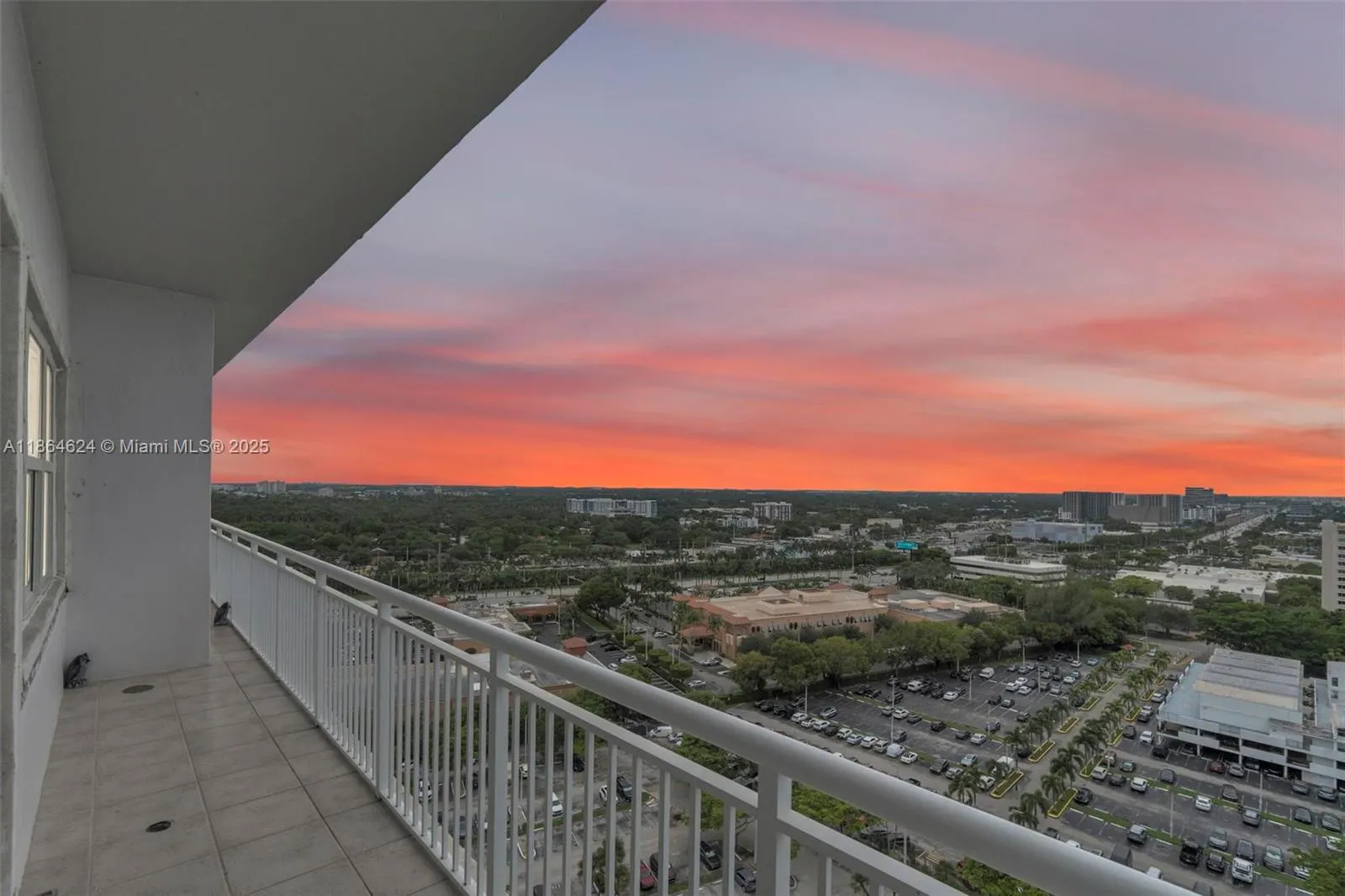 18011 Biscayne Blvd, #PH04