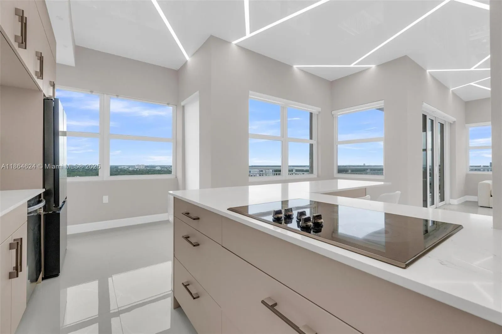 18011 Biscayne Blvd, #PH04