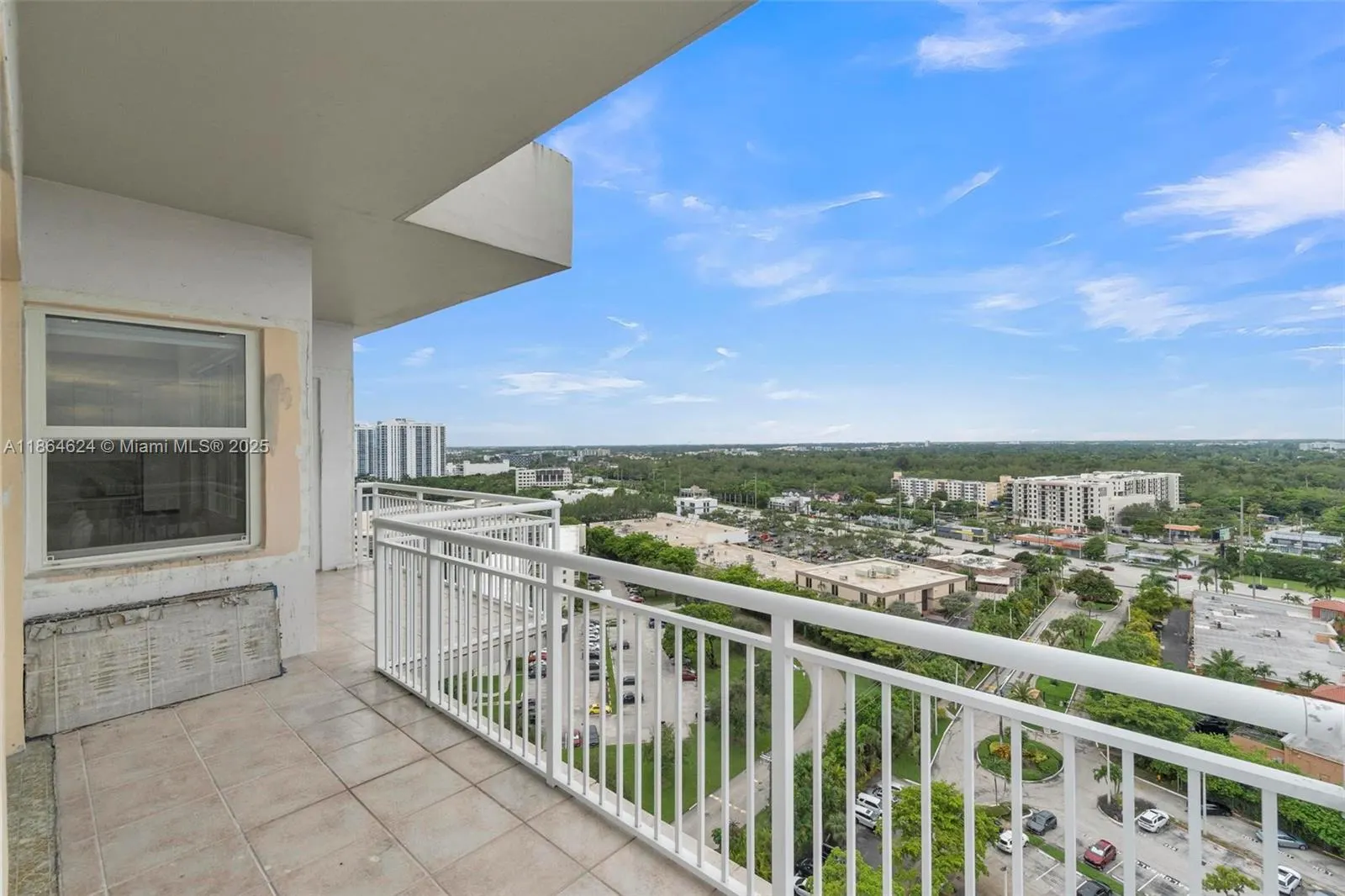 18011 Biscayne Blvd, #PH04