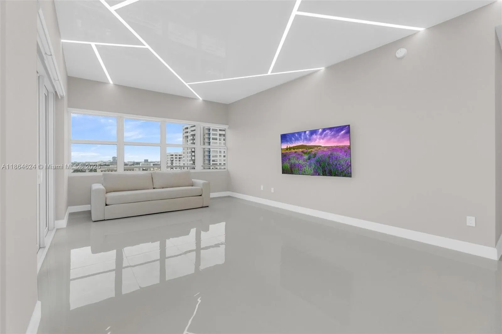 18011 Biscayne Blvd, #PH04
