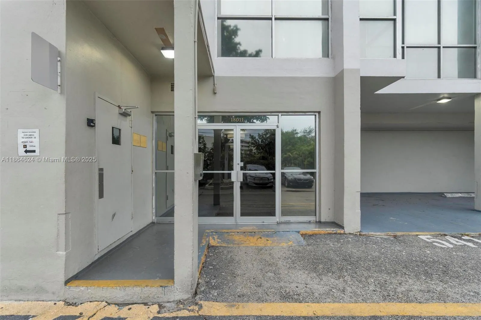 18011 Biscayne Blvd, #PH04