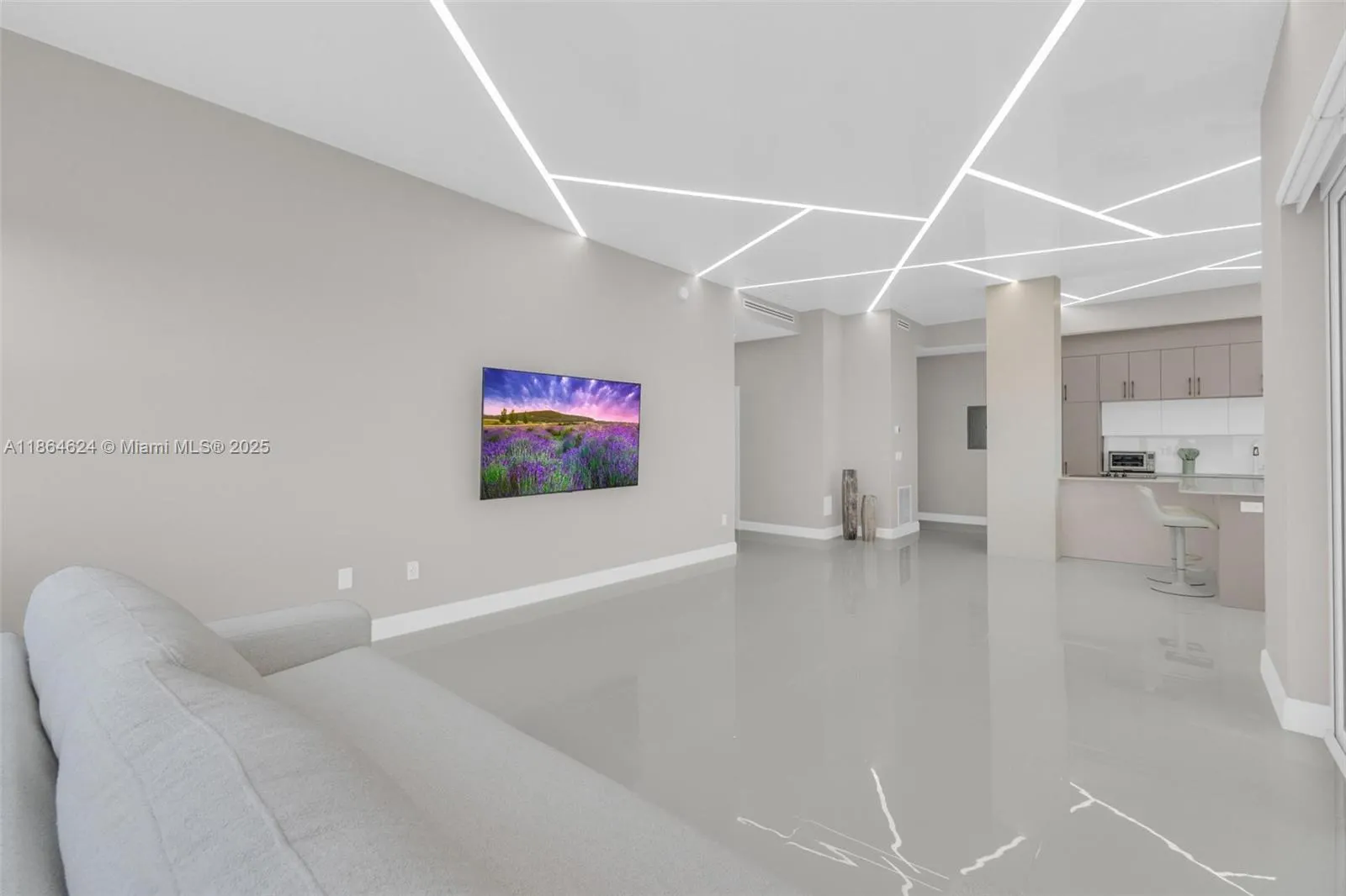 18011 Biscayne Blvd, #PH04