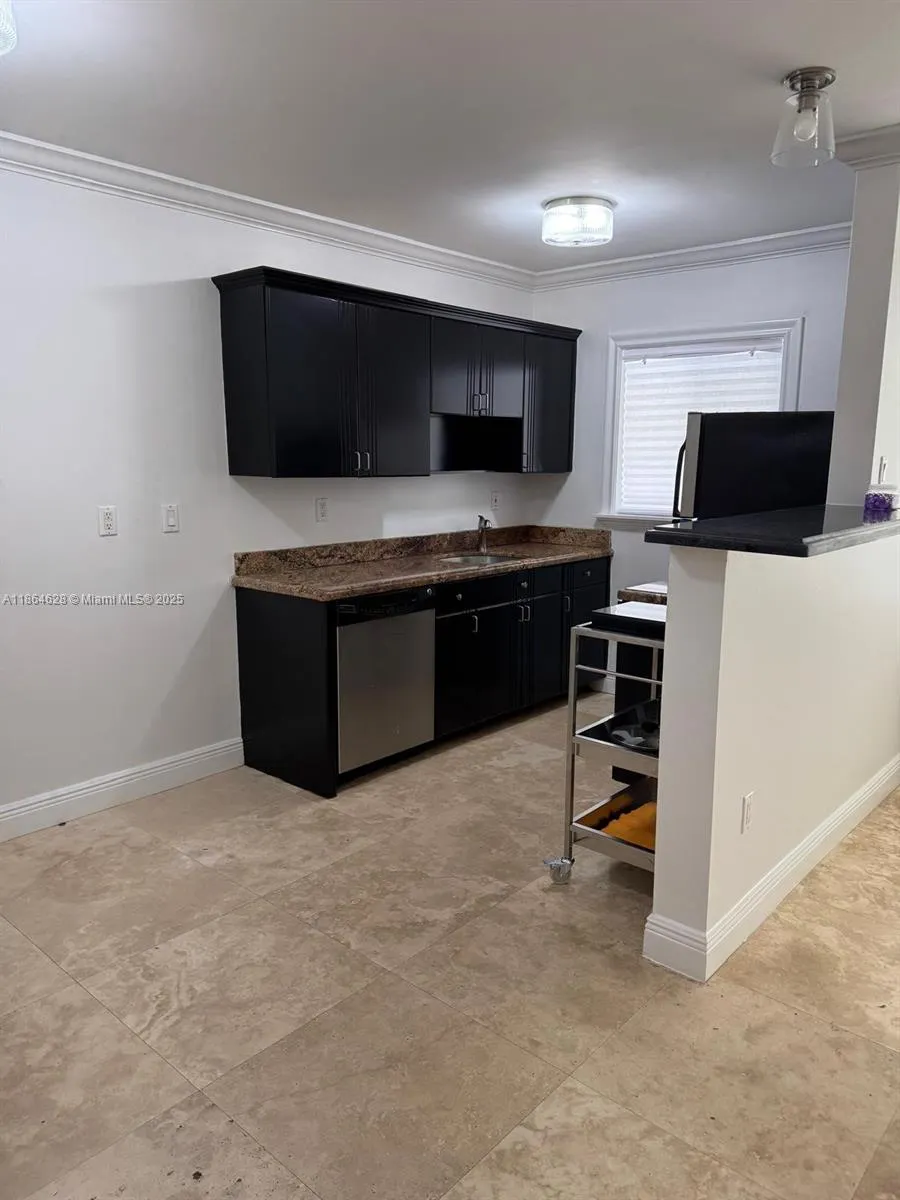 65 Washington Ave, #4