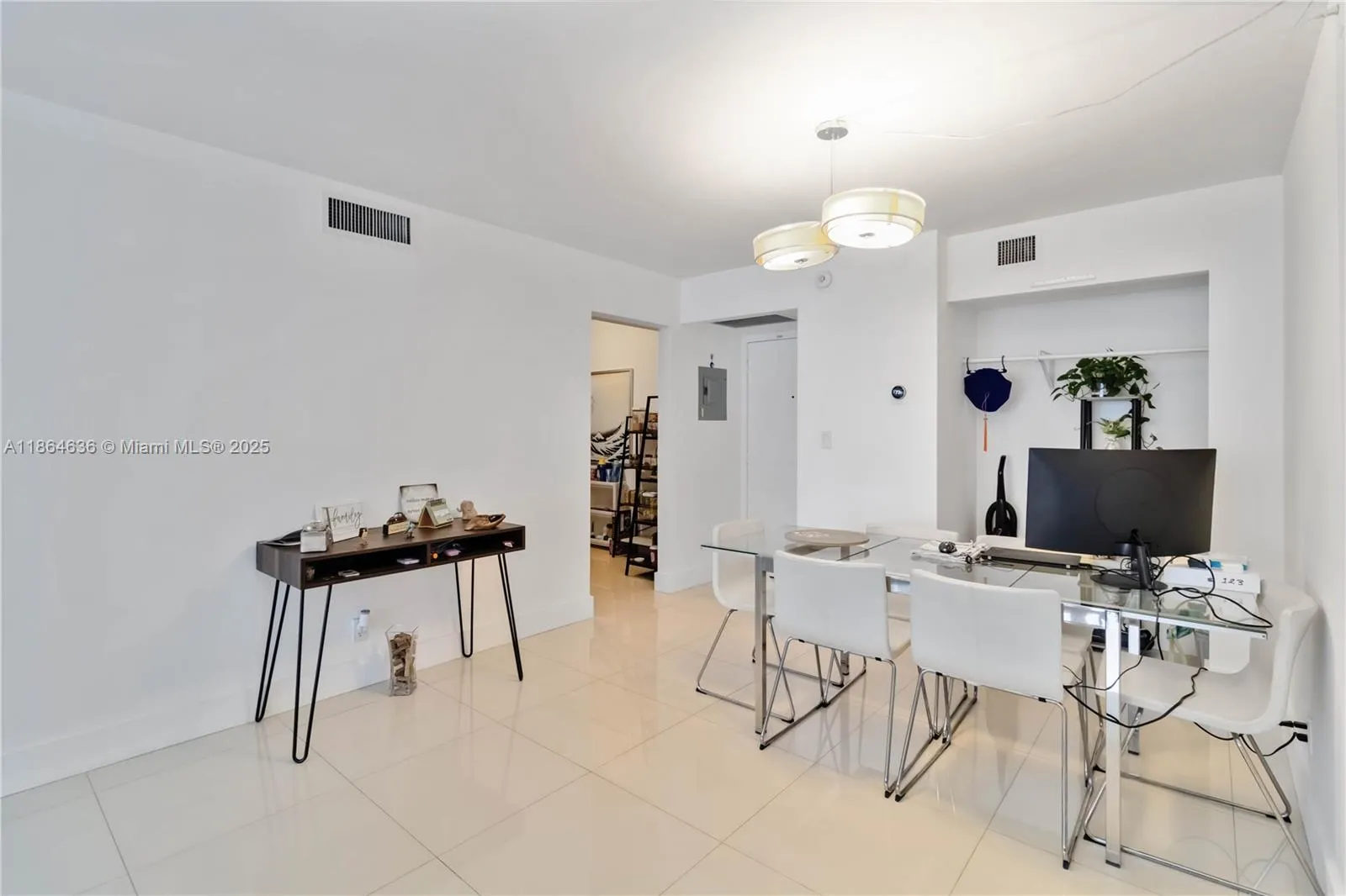 100 Bayview Dr, #2014
