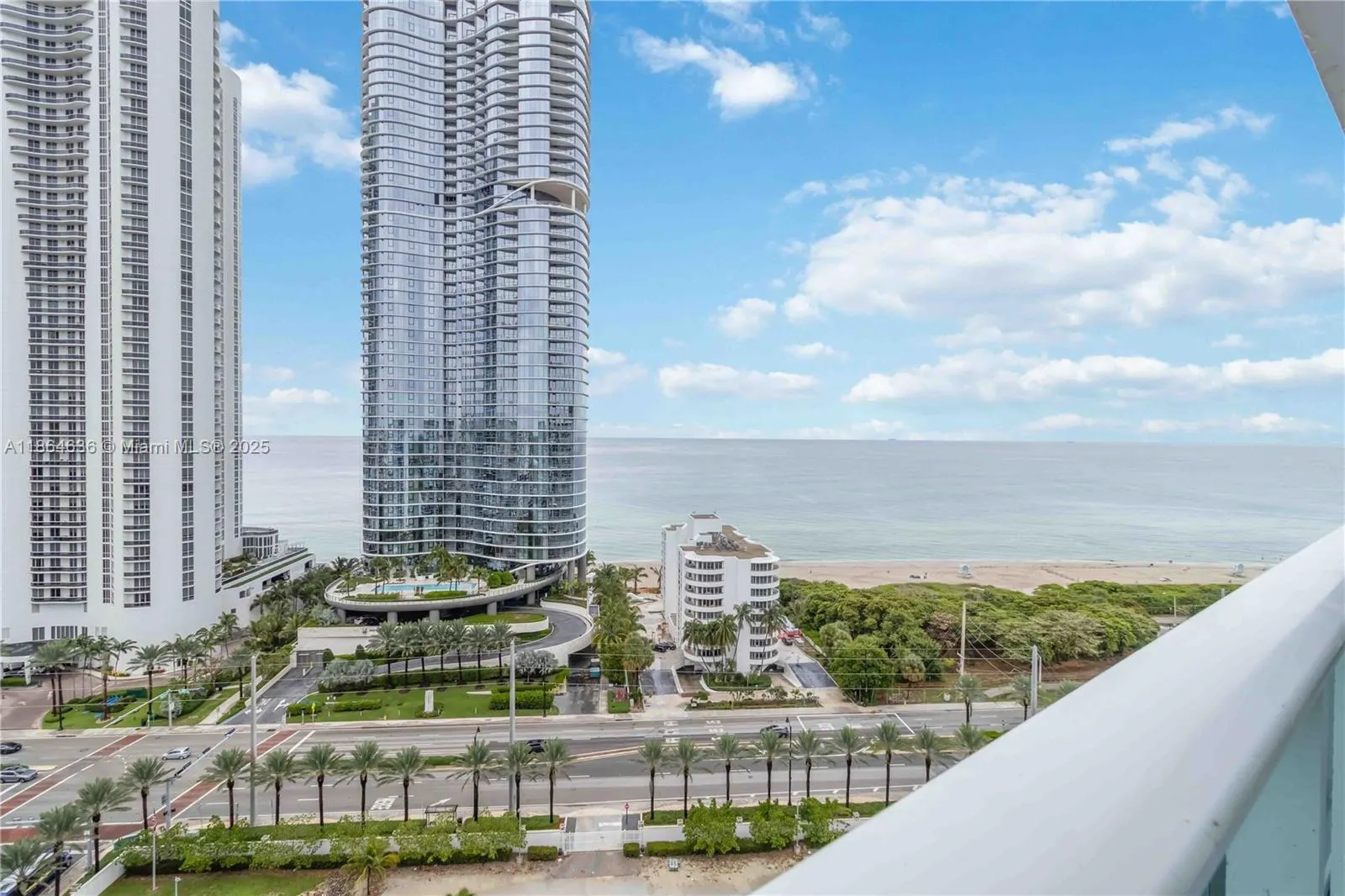 100 Bayview Dr, #2014
