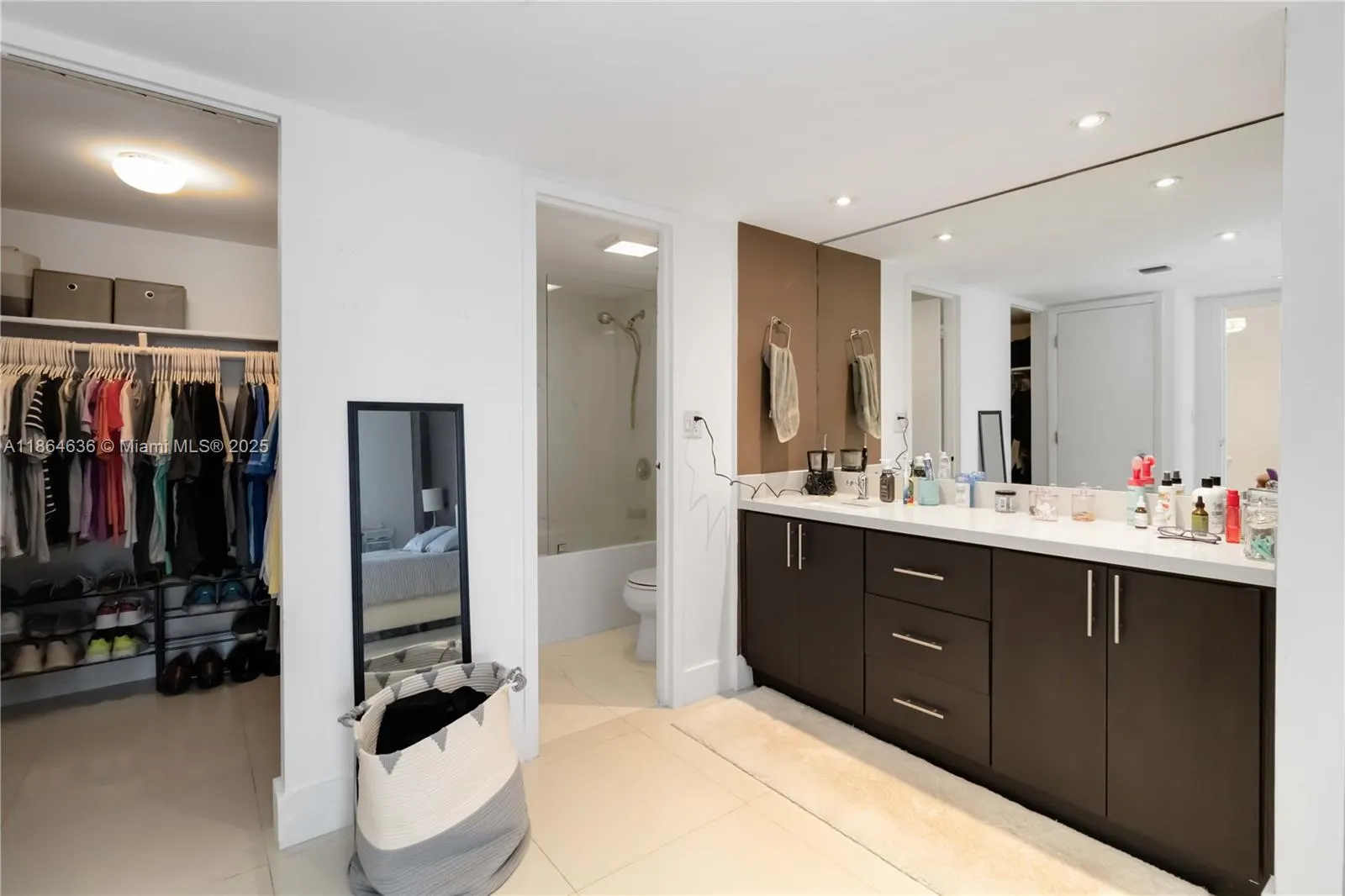 100 Bayview Dr, #2014