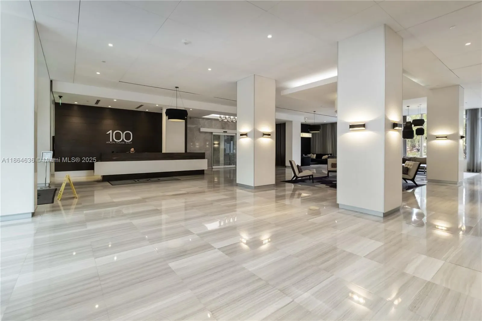 100 Bayview Dr, #2014