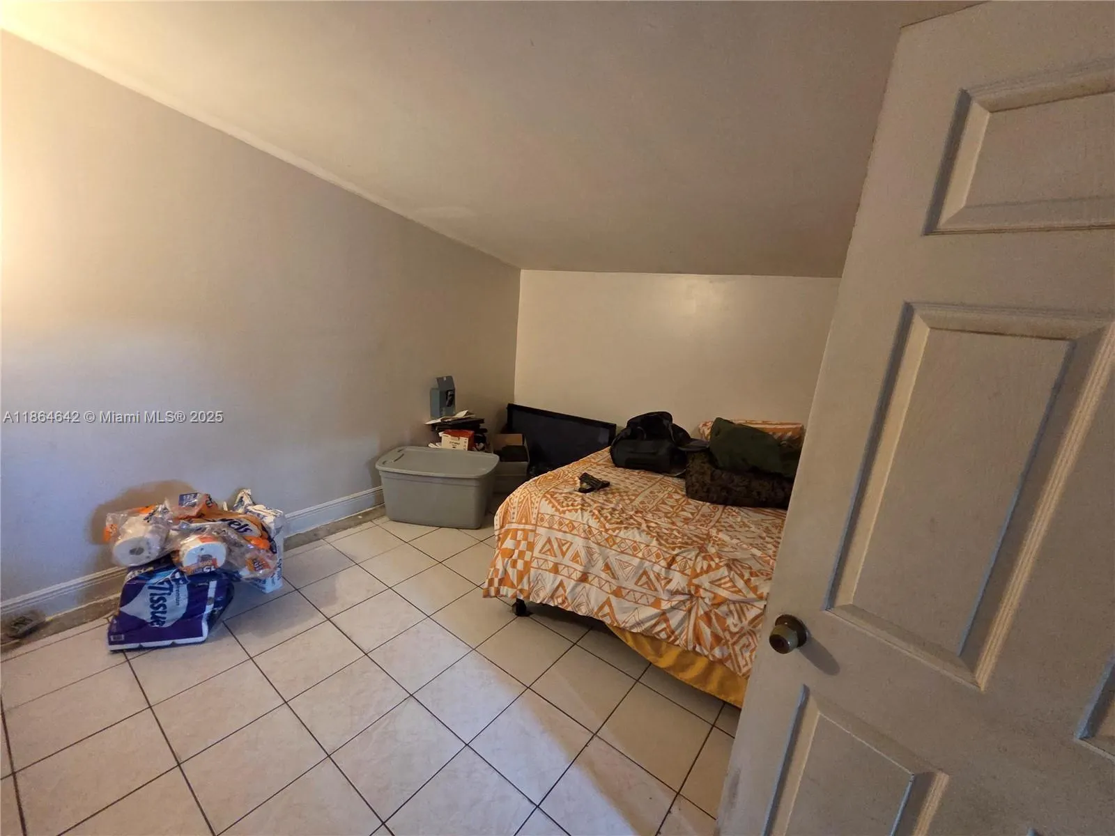 3433 SW 12th Pl