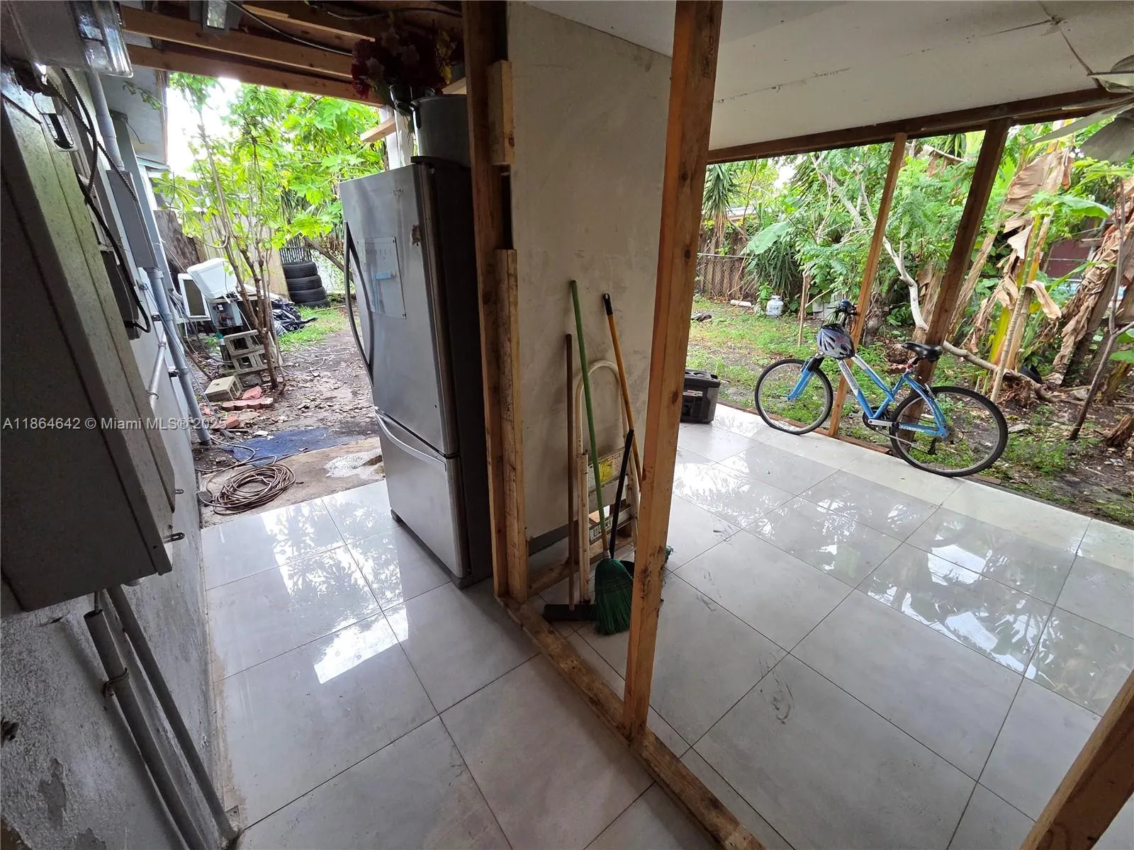 3433 SW 12th Pl