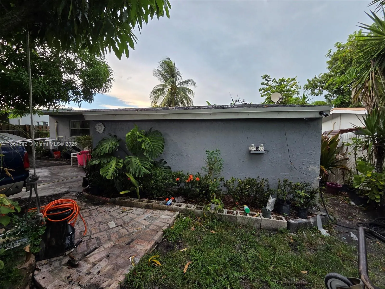 3433 SW 12th Pl