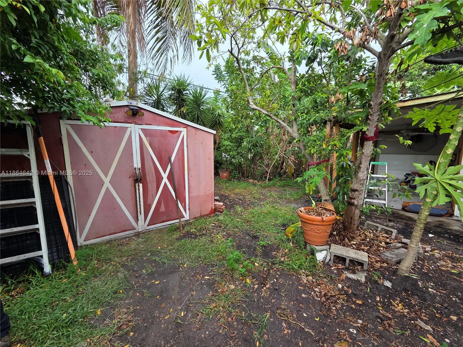 3433 SW 12th Pl