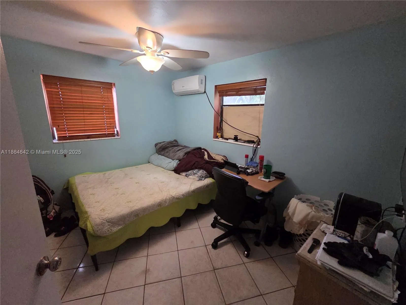 3433 SW 12th Pl