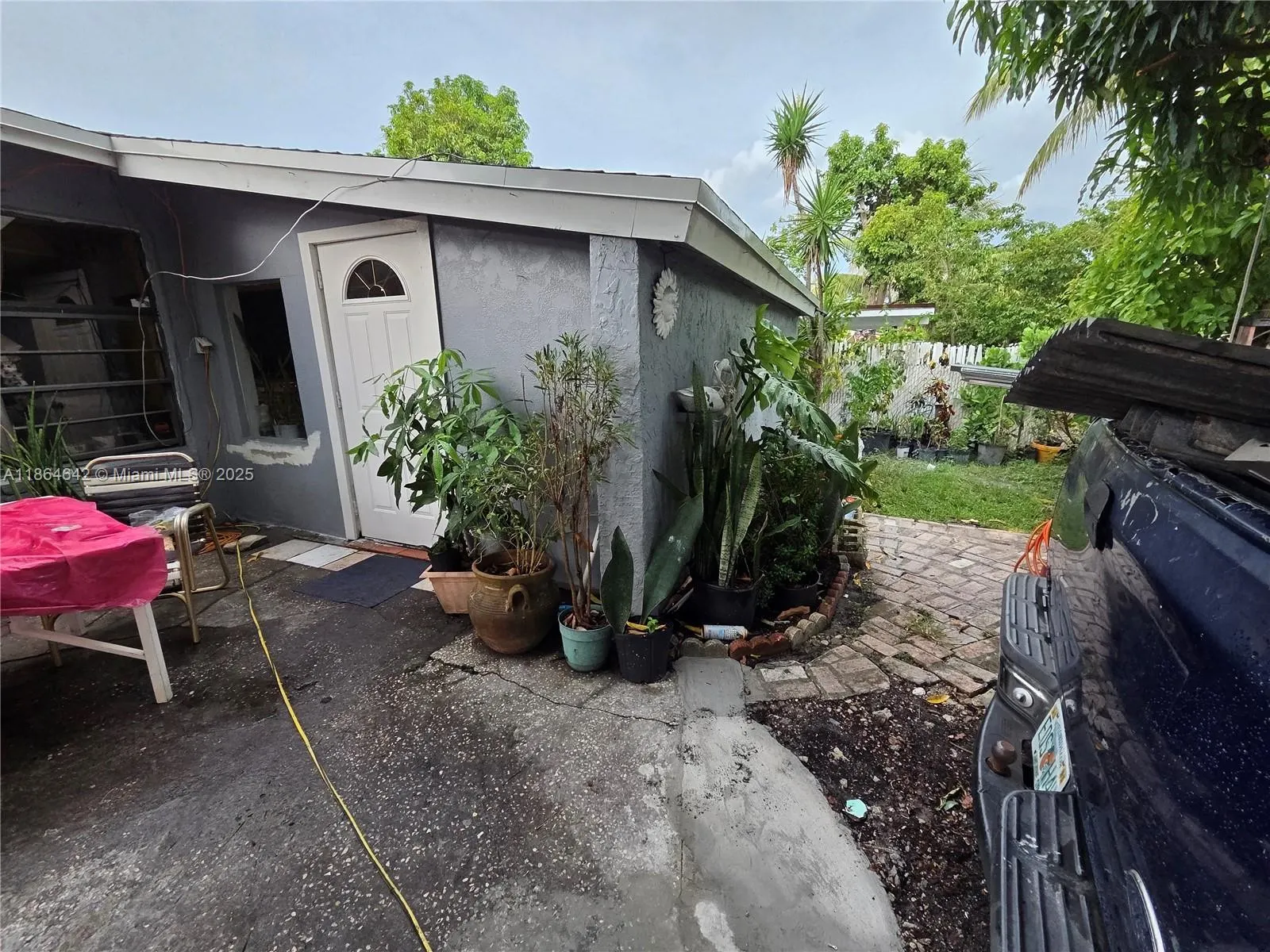 3433 SW 12th Pl