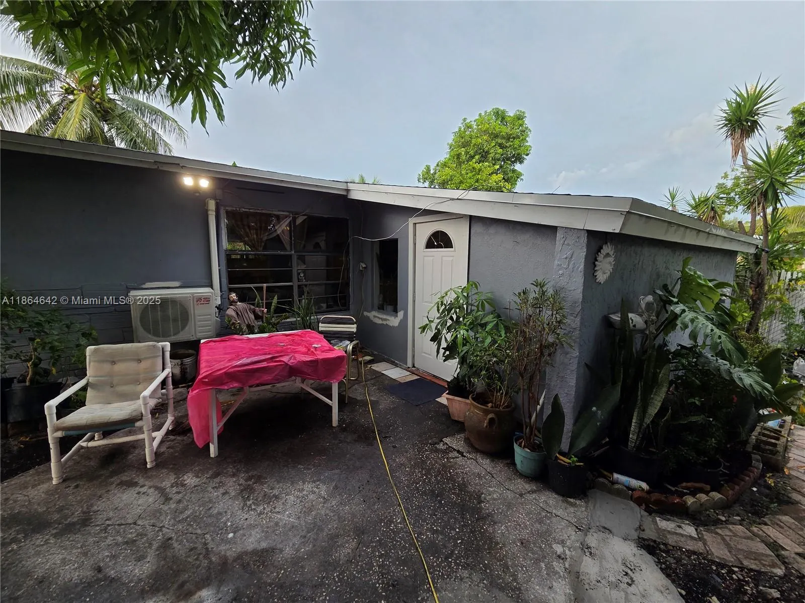 3433 SW 12th Pl