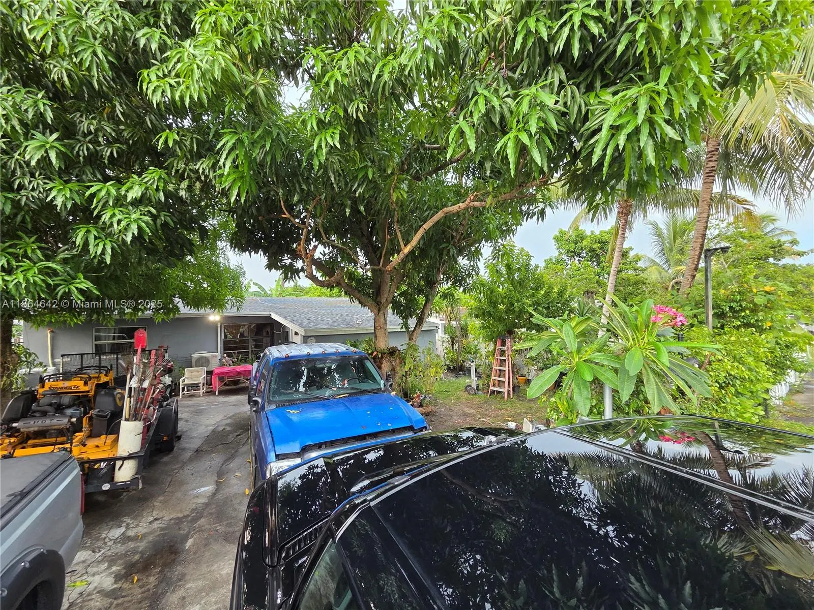 3433 SW 12th Pl
