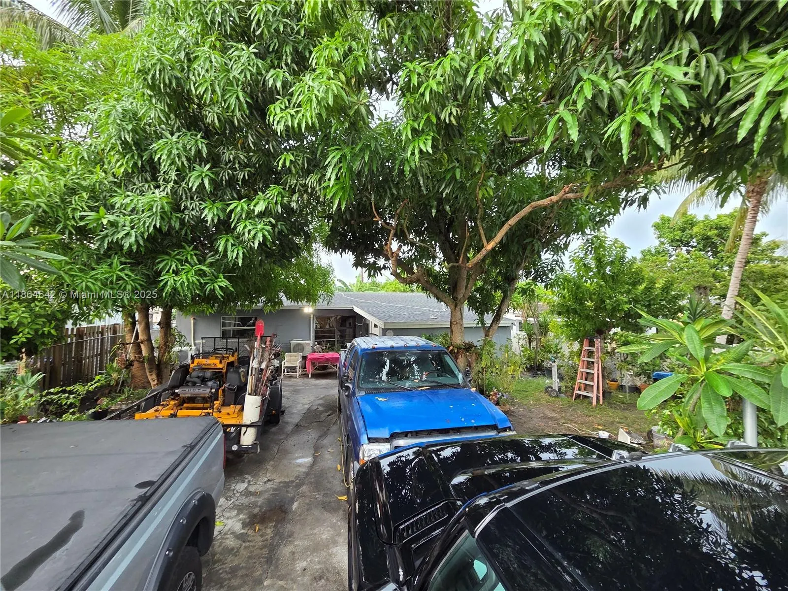 3433 SW 12th Pl