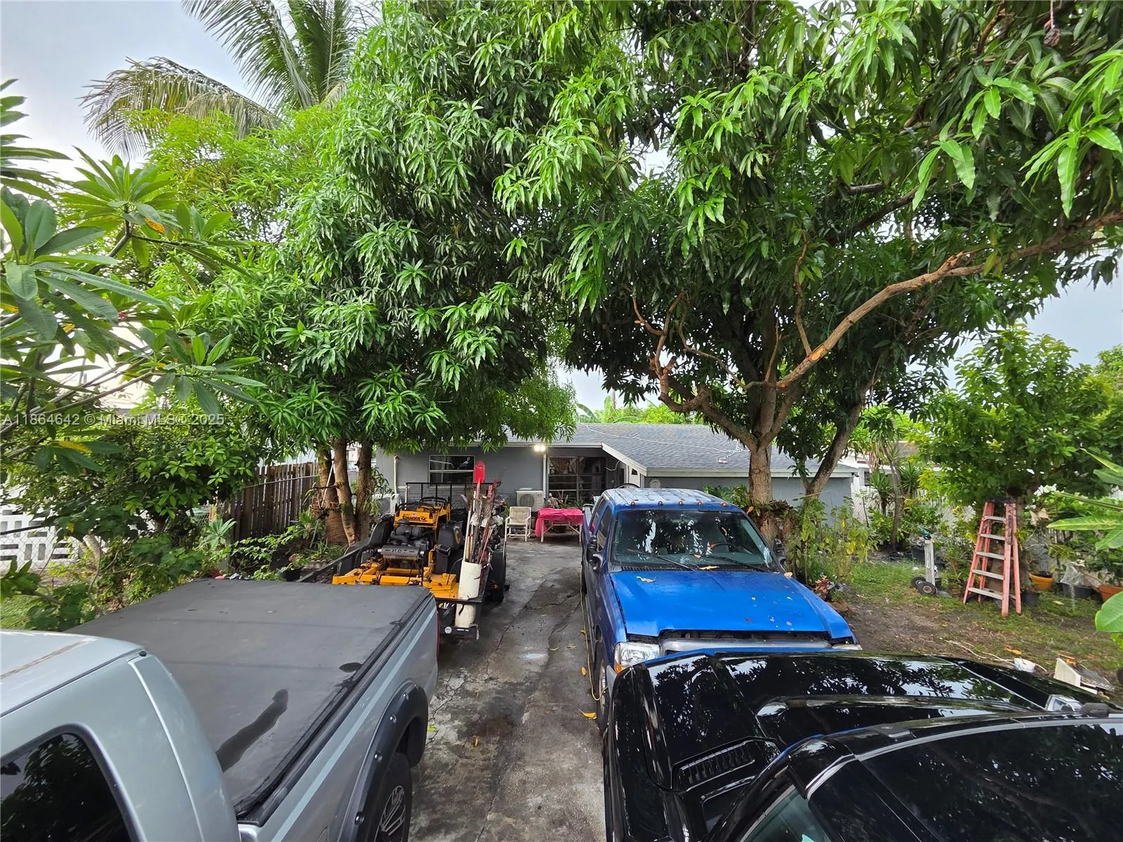 3433 SW 12th Pl