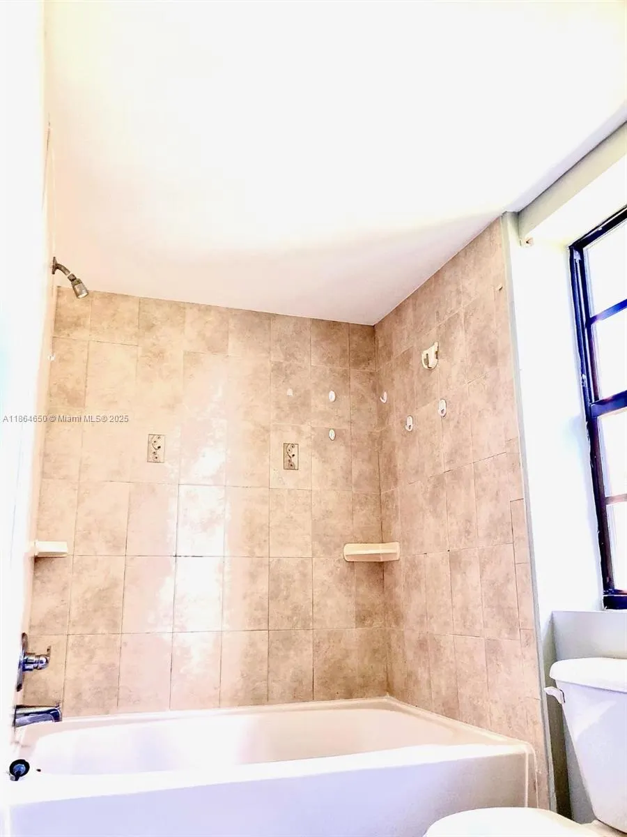 1919 Van Buren St, #321A