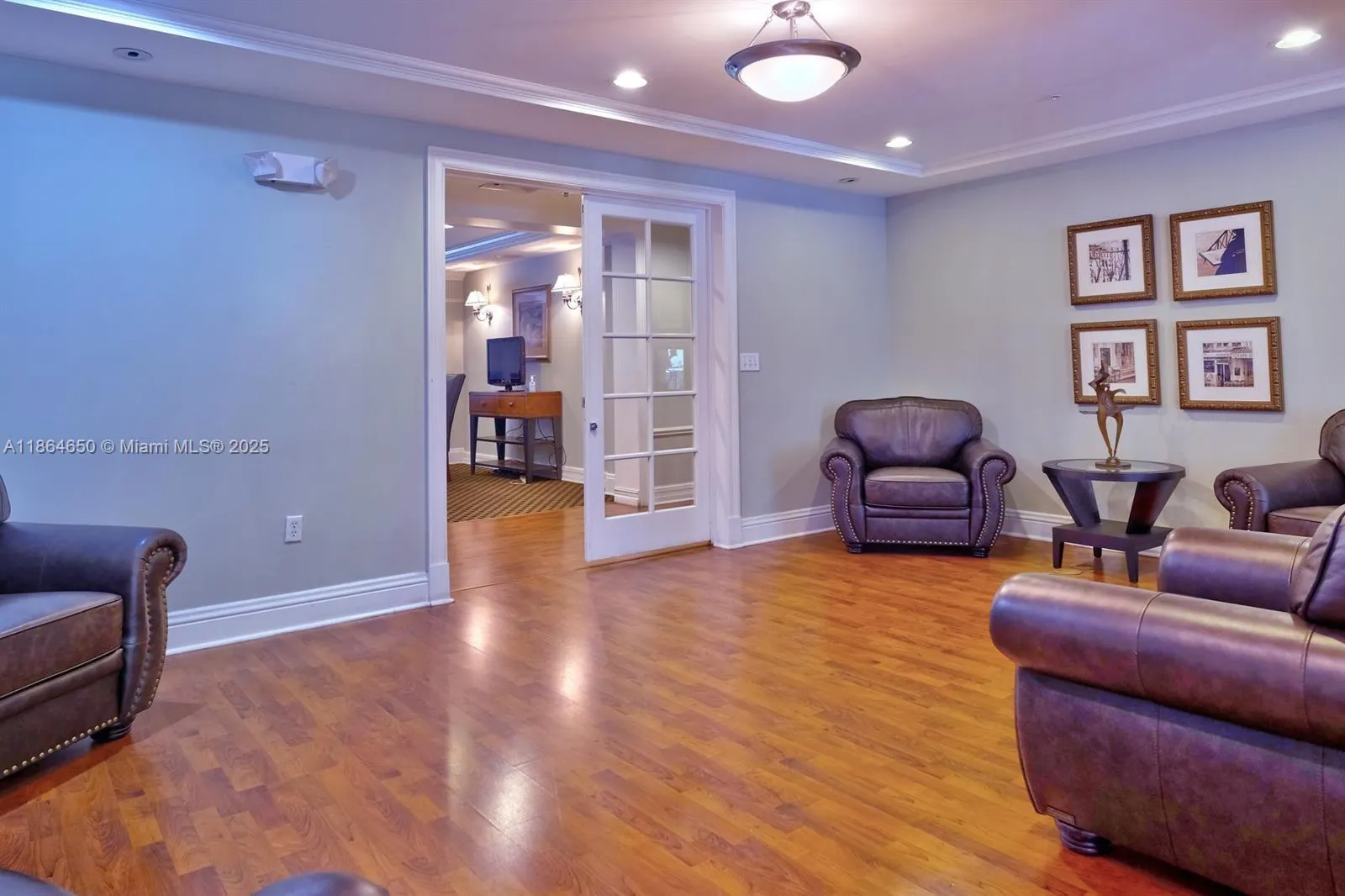 1919 Van Buren St, #321A